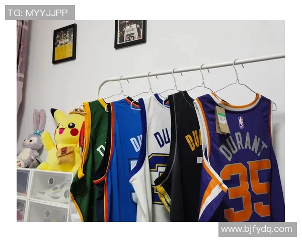 詹姆斯、杜兰特等巨星正式加盟火箭队!火箭豪华阵容再添新成员 詹姆斯、杜兰特等巨星正式加盟火箭队!火箭豪华阵容再添新成员