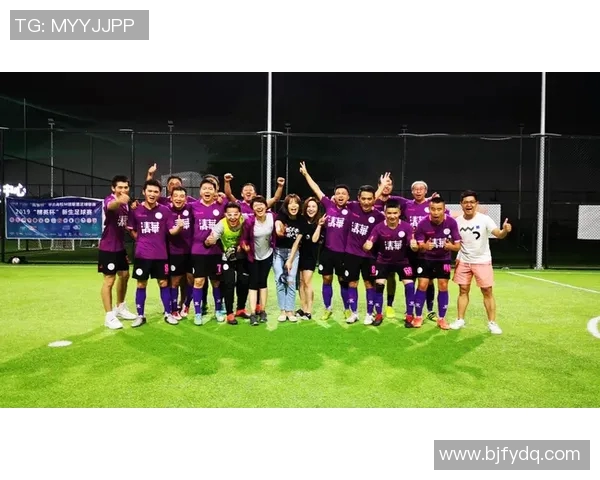 兄弟联合与吉大港的激烈对决展现足球魅力与团队精神的巅峰较量 兄弟联合与吉大港的激烈对决展现足球魅力与团队精神的巅峰较量