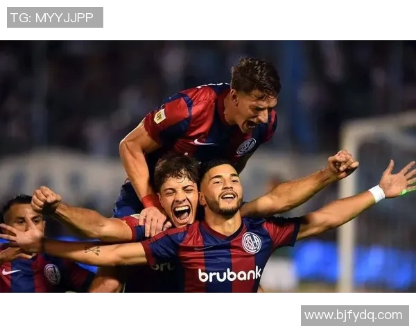 河床队与图库曼周日的激烈对抗赛即将上演，谁能笑到最后