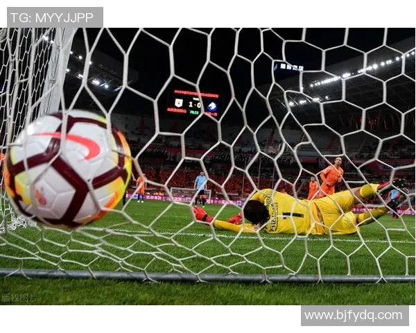 人和对阵恒大2019年精彩回顾与战术分析，揭示足球赛场的激烈对抗与精彩瞬间