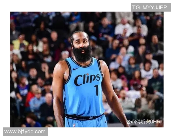 火箭与马刺激战升级哈登与对手场上冲突引发热议